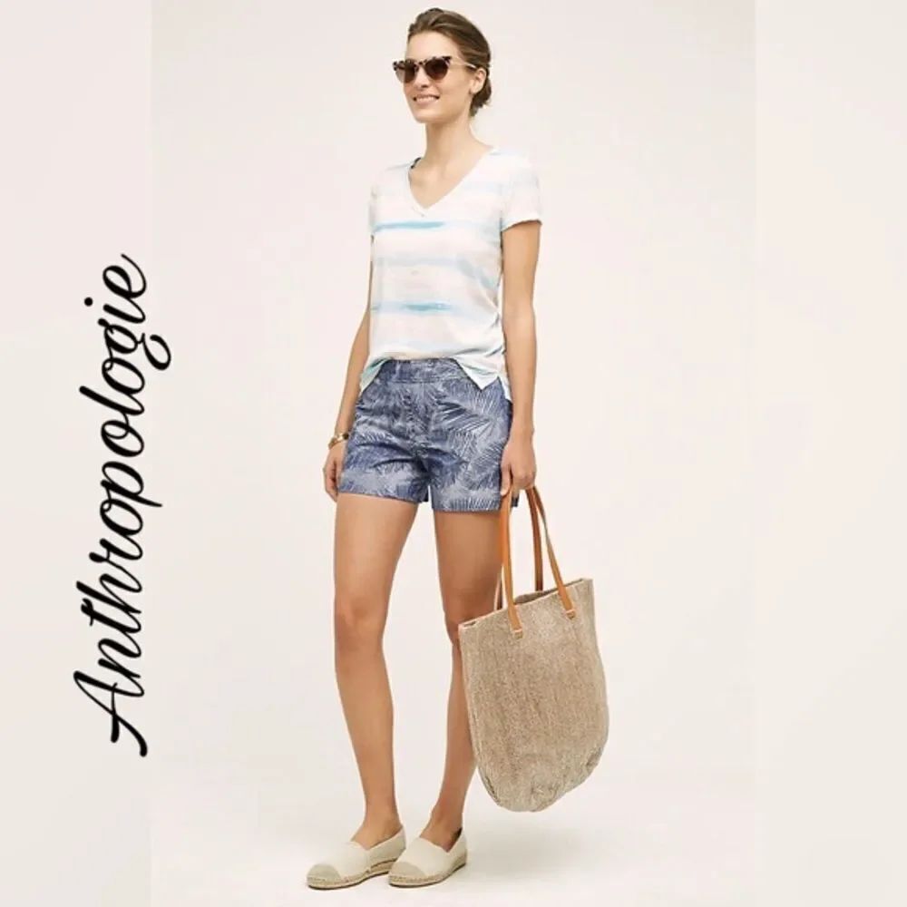 ✨HP✨Tillie V-Neck Tee✨
